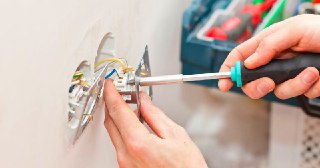 Электромонтажные работы Полысаево цена 473 руб Электрика под ключ